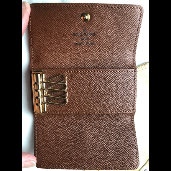 Louis Vuitton Monogram Multicles 4 Ring Key Holder - Picture 5 of 10